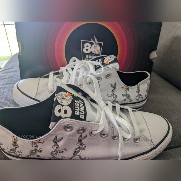 Converse - Picture 1 of 9